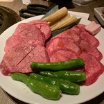 焼肉の名門 天壇 銀座店 - 厚切り牛タン。分厚い！