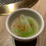 焼肉の名門 天壇 銀座店 - キムチスープ。辛くないです。