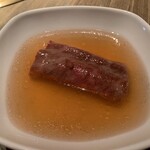 焼肉の名門 天壇 - 出し汁に付けて頂きました。