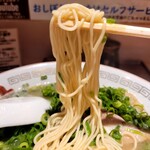 Hakata Ra-Men De Buchan - 麺リフト　ネギラーメン