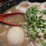 Gamushara - 麺かため、こってり、ねぎ多め