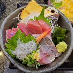 沼津魚がし鮨 二代目魚がし - 二代目名物刺盛丼