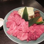 丸明 - 飛騨牛焼肉大皿￥２９８０