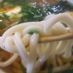 丸万 - 麺リフトアップ。