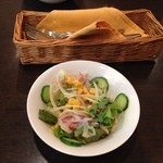 PiA - ランチサラダでまずは　　いただきます