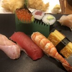 のれんと味 だるま料理店 - お寿司