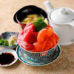 Tuna salmon bowl (comes with miso soup and tea soup)