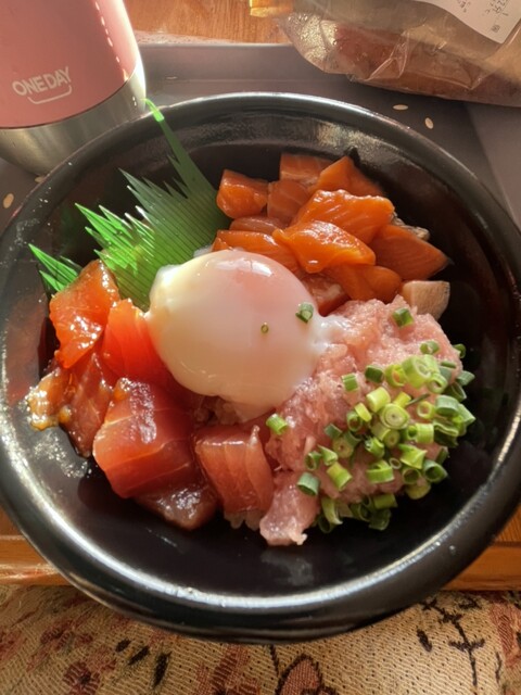 魚丼 国分町店 （UODON） - 勾当台公園/海鮮丼 | 食べログ