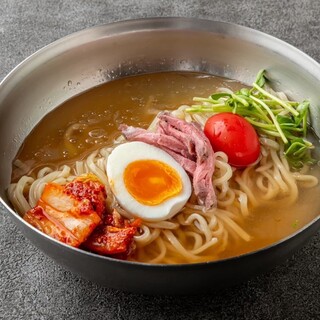 ミシュラン受賞店監修の冷麺