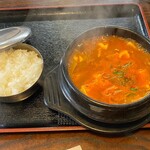 KOREAN TABLE MOON - スンドゥブ(海鮮)チゲ定食