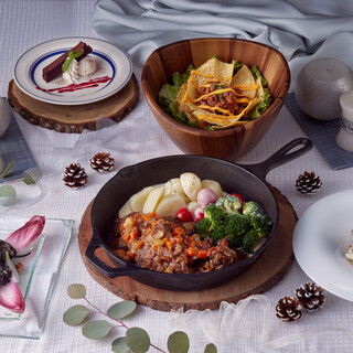 【3月~5月期間限定メニュー】肉&魚料理どちらも楽しめるディナーコース!スパークリングワイン、クラフトビール含む3時間飲み放題付き6,950円 ...
