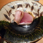 鮨小山 - 鰤は甘みの利いたたれで