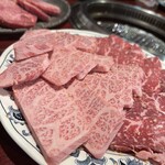 NO.1 焼肉しゃぶしゃぶ 食べ放題 - 