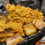 Tonchan Ganso Samugyopusaru - 焼き飯¥550X2・チーズトッピング¥220