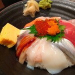 魚貝亭 - 魚貝亭丼1580円　水曜日は1480円