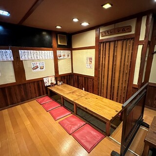 ゆったり掘りごたつ席♪落ち着いた雰囲気の空間☆