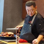 4000 Chinese Restaurant - [2023年11月 訪問]北京ダックは、かなり肉厚に取り分けてくださいます。