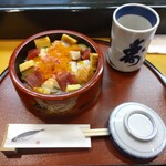 Shin Zushi - 平日昼の部限り ばらちらし 1,100円 ♪