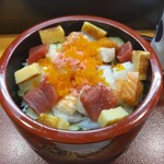 Shin Zushi - 平日昼の部限り ばらちらし 1,100円 ♪