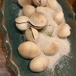 呑み喰い処 一久 -  【’23.10】塩煎り銀杏