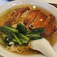 三和楼 - 排骨麺 骨用の小皿も用意してくださいました 三和楼 - 排骨麺 骨用の小皿も用意してくださいました