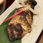 炭火焼専門食処 白銀屋 - 築地の自社加工場でタレに漬け込み干物にする