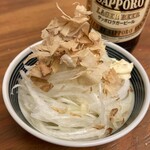 Akashi Nyuwarudo - 淡路産玉ねぎスライス あま〜い玉ねぎをポン酢でさっぱり。