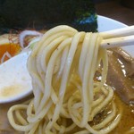 らーめんONE - 海老ラーメン（麺アップ）