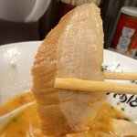 ちゃが商店 - 近所のライバル店に対抗してか、行く度にチャーシュが大きくなっている気が・・・