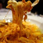 オステリア アッサイ - トマトとモッツァレラチーズのタリアテッレ　2200円