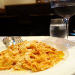 オステリア アッサイ - トマトとモッツァレラチーズのタリアテッレ　2200円