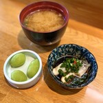 Sushi Dining SAN.SHIMIZU - ・ランチメニュー にぎり寿し 1,000円/税込
                        (小鉢、お椀、フルーツ付)