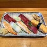 Sushi Dining SAN.SHIMIZU - ・ランチメニュー にぎり寿し 1,000円/税込
                        (小鉢、お椀、フルーツ付)