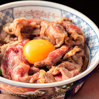 Domestic Gyudon (Beef bowl) and Pork bowl made with carefully selected ingredients are a masterpiece that satisfies both taste and volume.