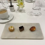 レストラン ラ・フロレゾン・ドゥ・タケウチ - LE CAFÉ ES SES PETIT’S FOORS