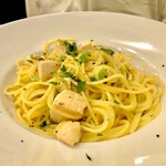 Osteria Oliva Nera a TOKYO - ピリ辛鶏むね肉と秋田産根セロリのペペロンチーノ　辛味よりも旨味あるぺぺロンチーノ