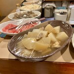 居酒屋　ぢんぢん - 大皿料理の数々