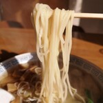 中華 満福 - 　　　　自家製のストレート細麺！