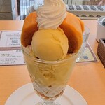 フルーツショップセリーヌ - アイスクリームやホイップクリームは美味しかった