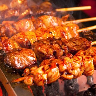 自慢の【朝〆豚のもつ焼き】【国産焼き鳥】【馬刺し】【鮮魚】