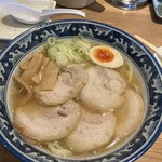 手打ちらーめん 麺之介 - 佐野ラーメン特有の上品&サッパリ&コクがあって食べやすいよ。ちょいと塩っぱいけどね。