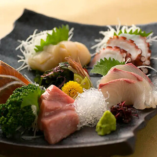 Lively fresh fish purchased every day♪