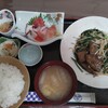 Kisaku - レバニラ炒め定食１０００円に小刺身盛り４００円