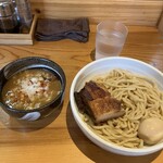 Menya Shigeru - つけ麺も好きだけど、辛つけ麺ももっと好きです！