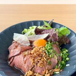 地産地消食堂 アカギメシ - 赤城牛のローストビーフ丼