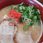 徳島ラーメン 麺王 高松春日店 - とんこつラーメン(ねぎ増)
