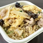 餃子の王将 - 肉と玉子のいりつけOn the炒飯