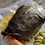 十代橘 - 令和5年11月
おにぎりセット 税込250円
おにぎり1個、枝豆、卵焼き、練り物、漬けもの