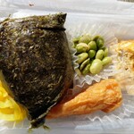 十代橘 - 令和5年11月
おにぎりセット 税込250円
おにぎり1個、枝豆、卵焼き、練り物、漬けもの