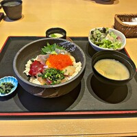 大漁市場 なるみ乃 薬院店 - 